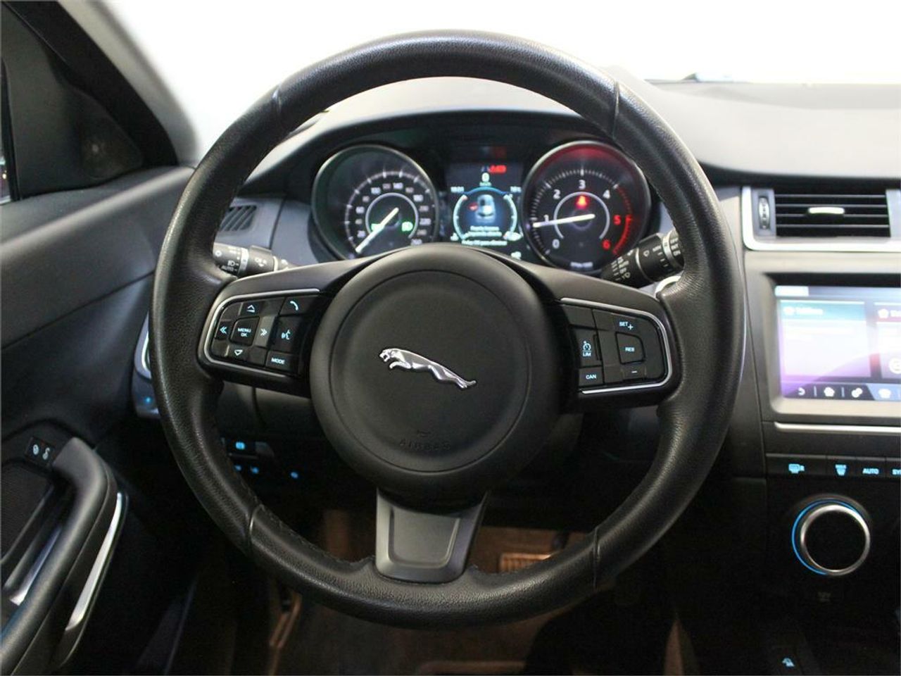 Jaguar E-Pace 2.0D 110kW 4WD Auto - Foto 2