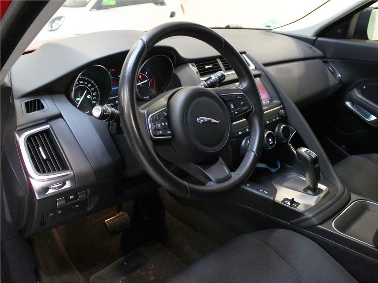 Jaguar E-Pace 2.0D 110kW 4WD Auto - Foto 2