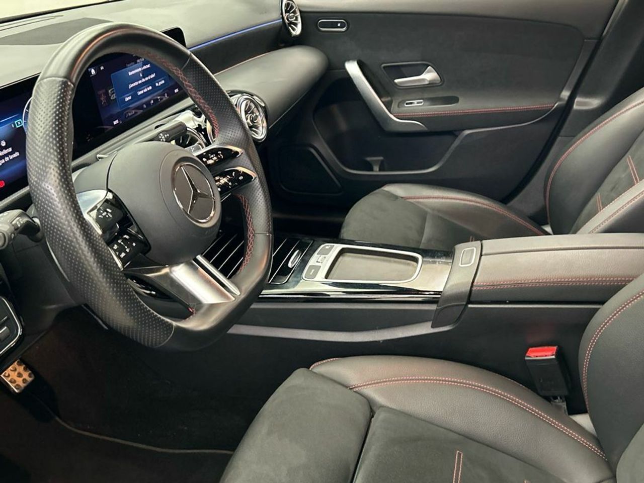 Mercedes Clase A 200 d AMG Line (EURO 6d) - Foto 2