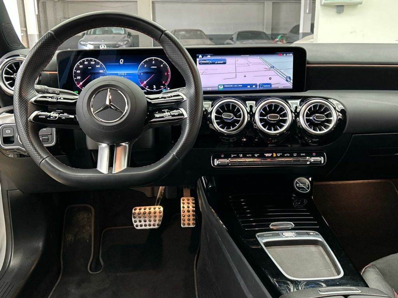 Mercedes Clase A 200 d AMG Line (EURO 6d) - Foto 2