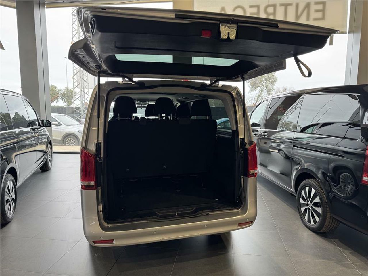 Mercedes Vito 116CDI AT 120kW Tourer Pro Larga - Foto 2