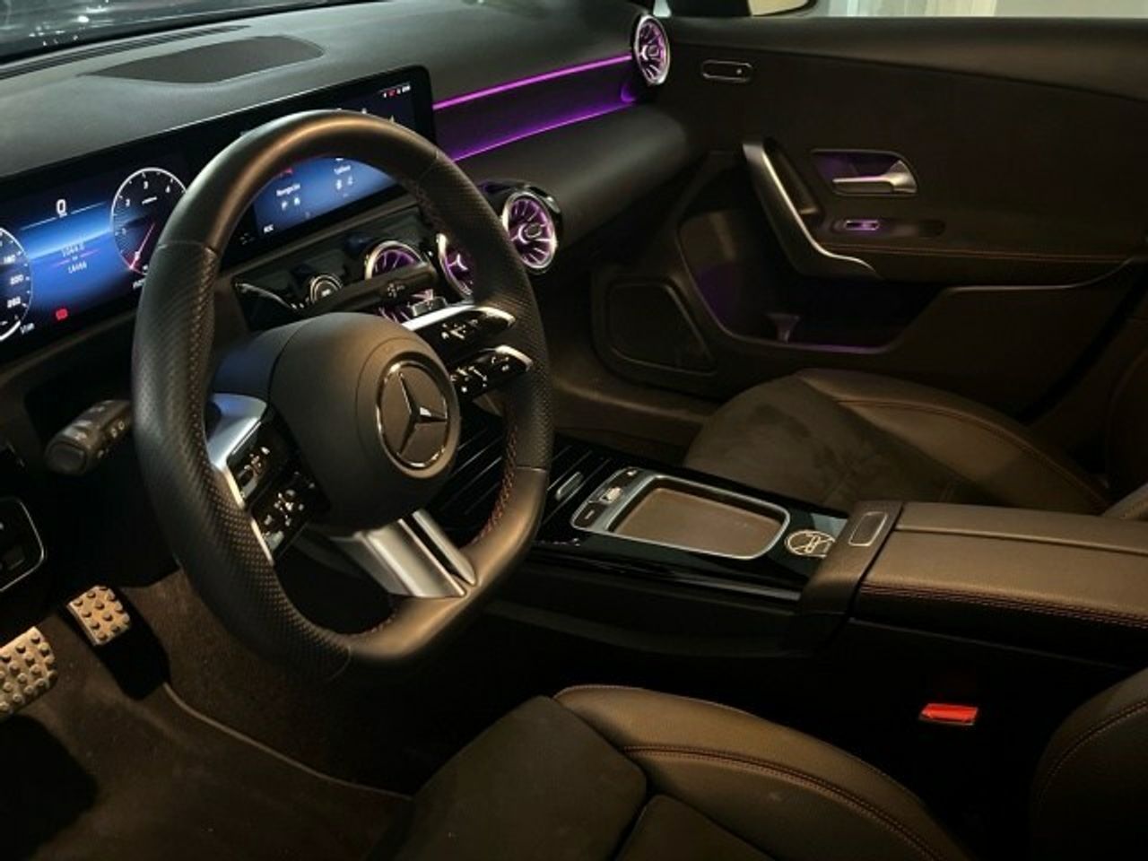 Mercedes Clase A 200 d AMG Line (EURO 6d) - Foto 2