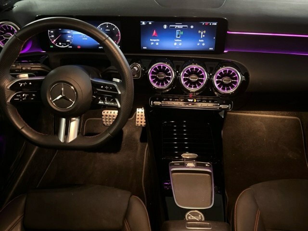 Mercedes Clase A 200 d AMG Line (EURO 6d) - Foto 2
