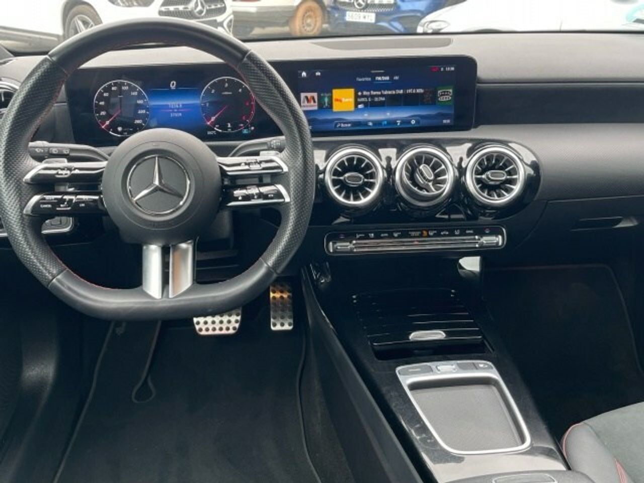 Mercedes Clase A 180 d Compacto - Foto 2
