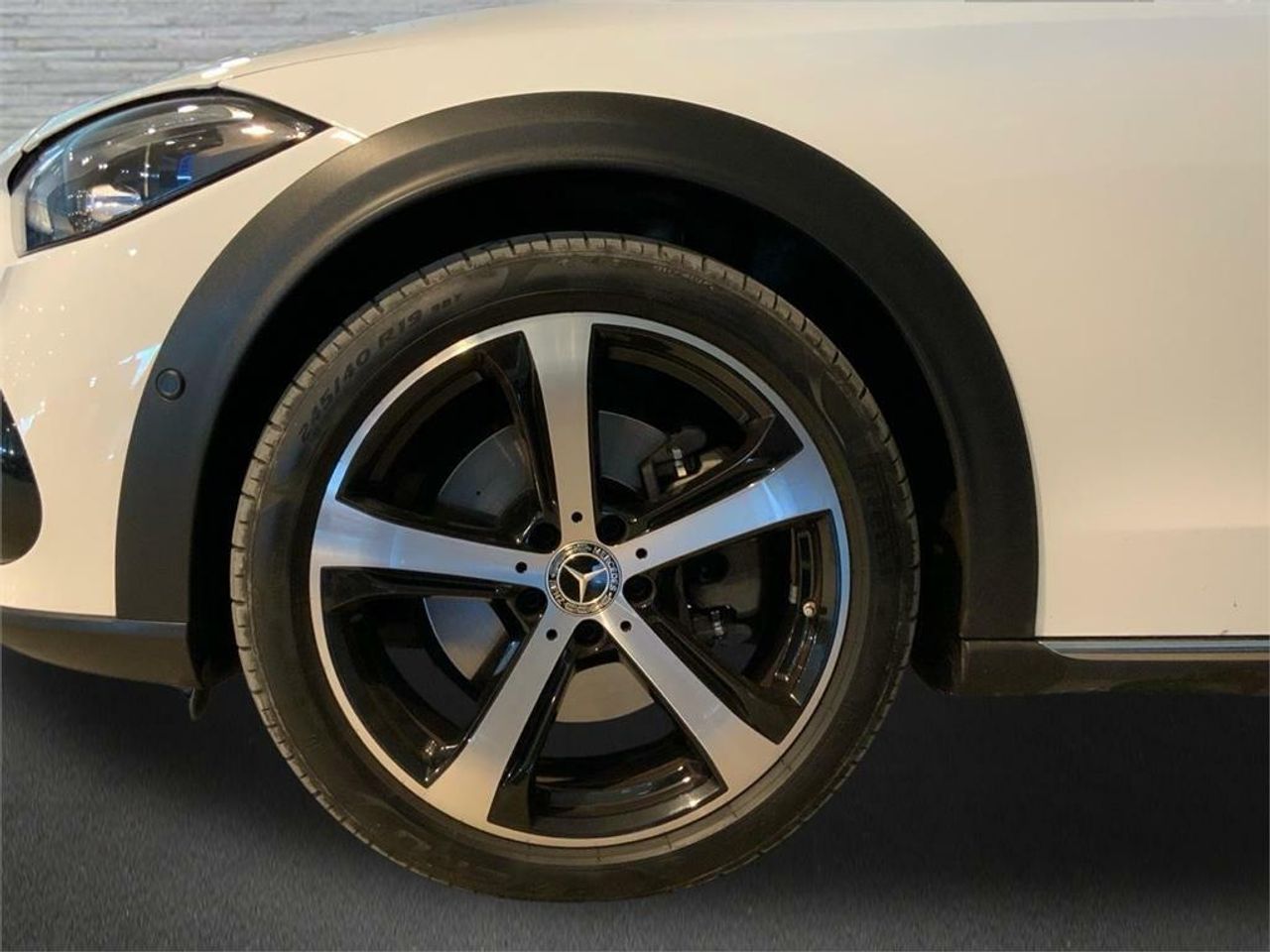 Mercedes Clase C 220 d 4MATIC All-Terrain Estate - Foto 2