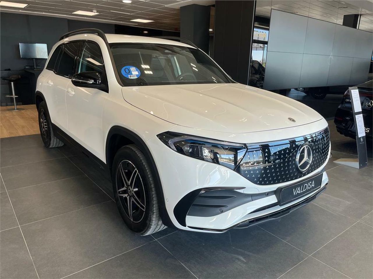 mercedes eqb 2025 / foto grande (3)