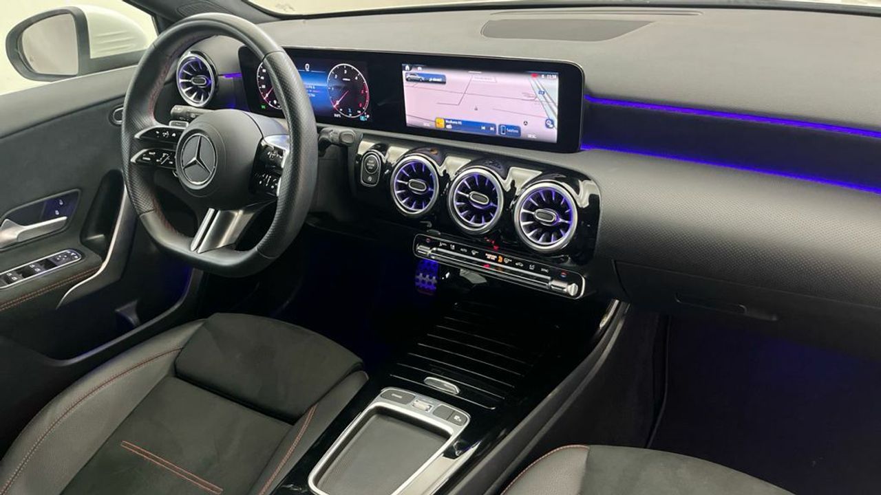 Mercedes Clase A 180 d Compacto - Foto 2