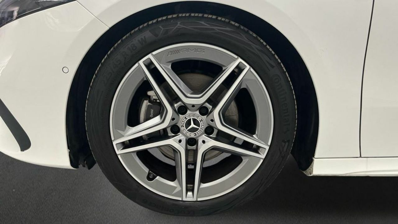 Mercedes Clase A 180 d Compacto - Foto 2
