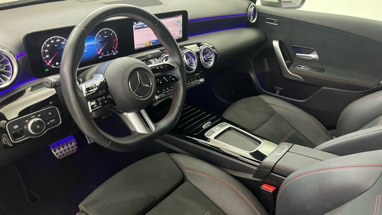 Mercedes Clase A 180 d Compacto - Foto 2