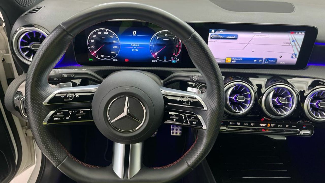 Mercedes Clase A 180 d Compacto - Foto 2