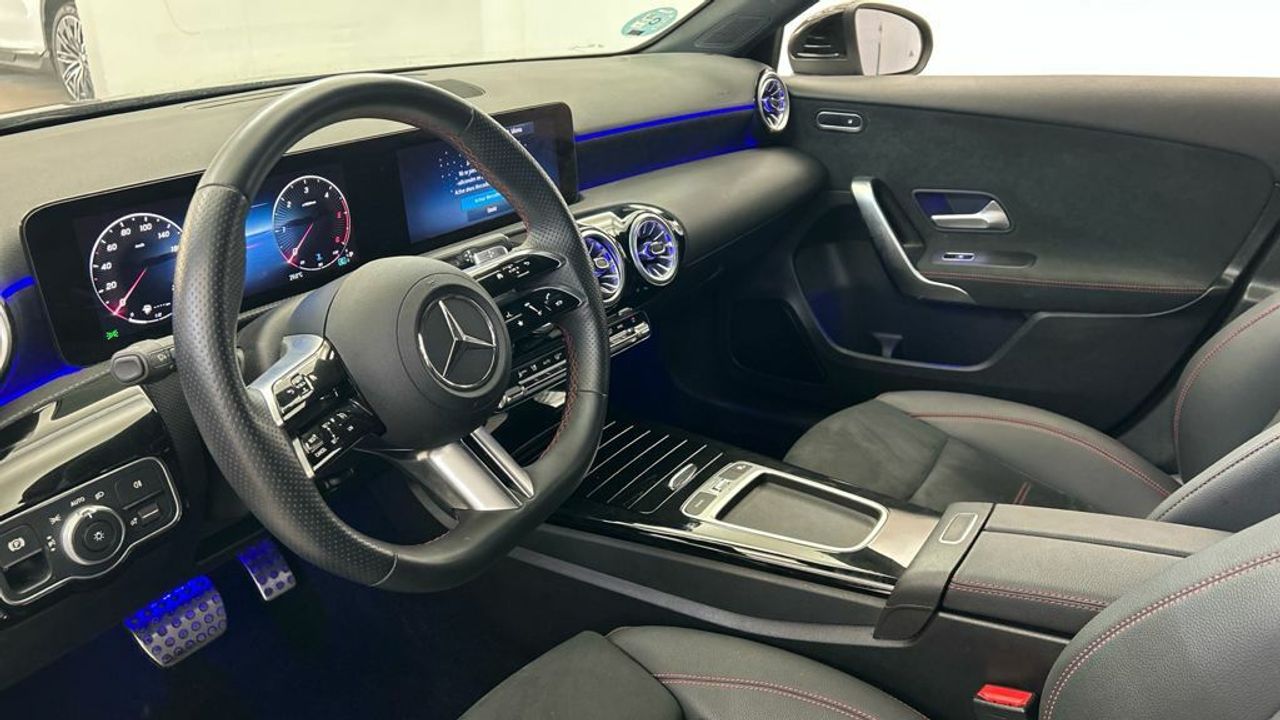 Mercedes Clase A 200 d Compacto - Foto 2