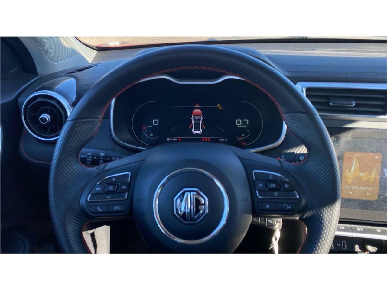 MG ZS 1.5 Luxury - Foto 2