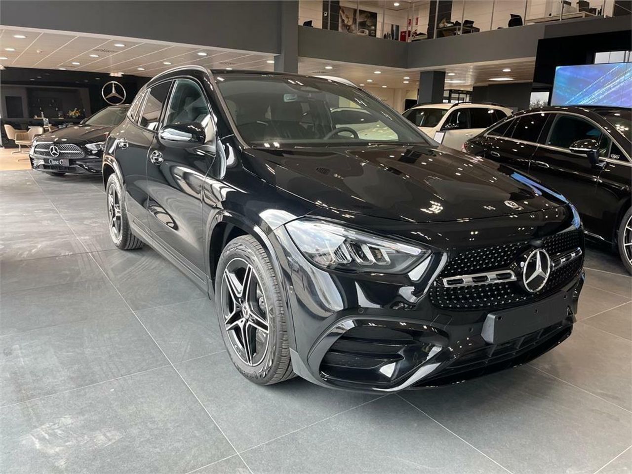mercedes gla 2025 / foto grande (3)