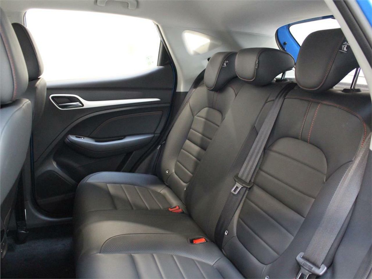 MG ZS 1.5 Luxury - Foto 2