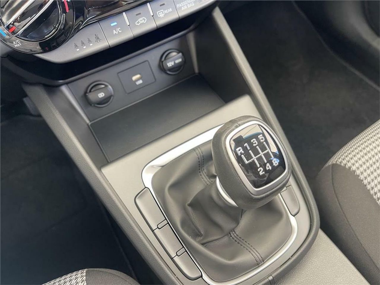 Hyundai Kona 1.0 TGDI Klass 4X2 - Foto 2