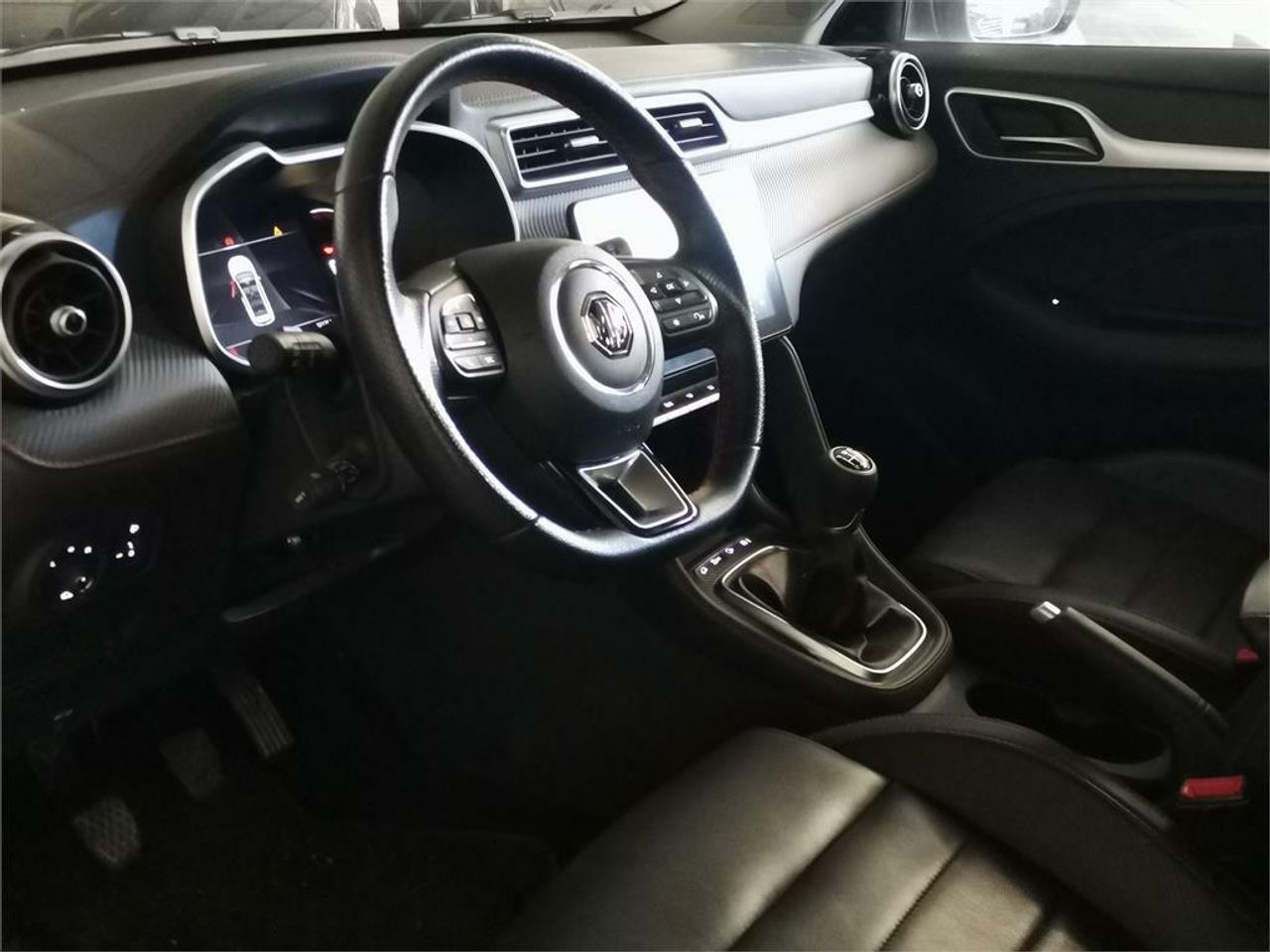 MG ZS 1.5 Luxury - Foto 2