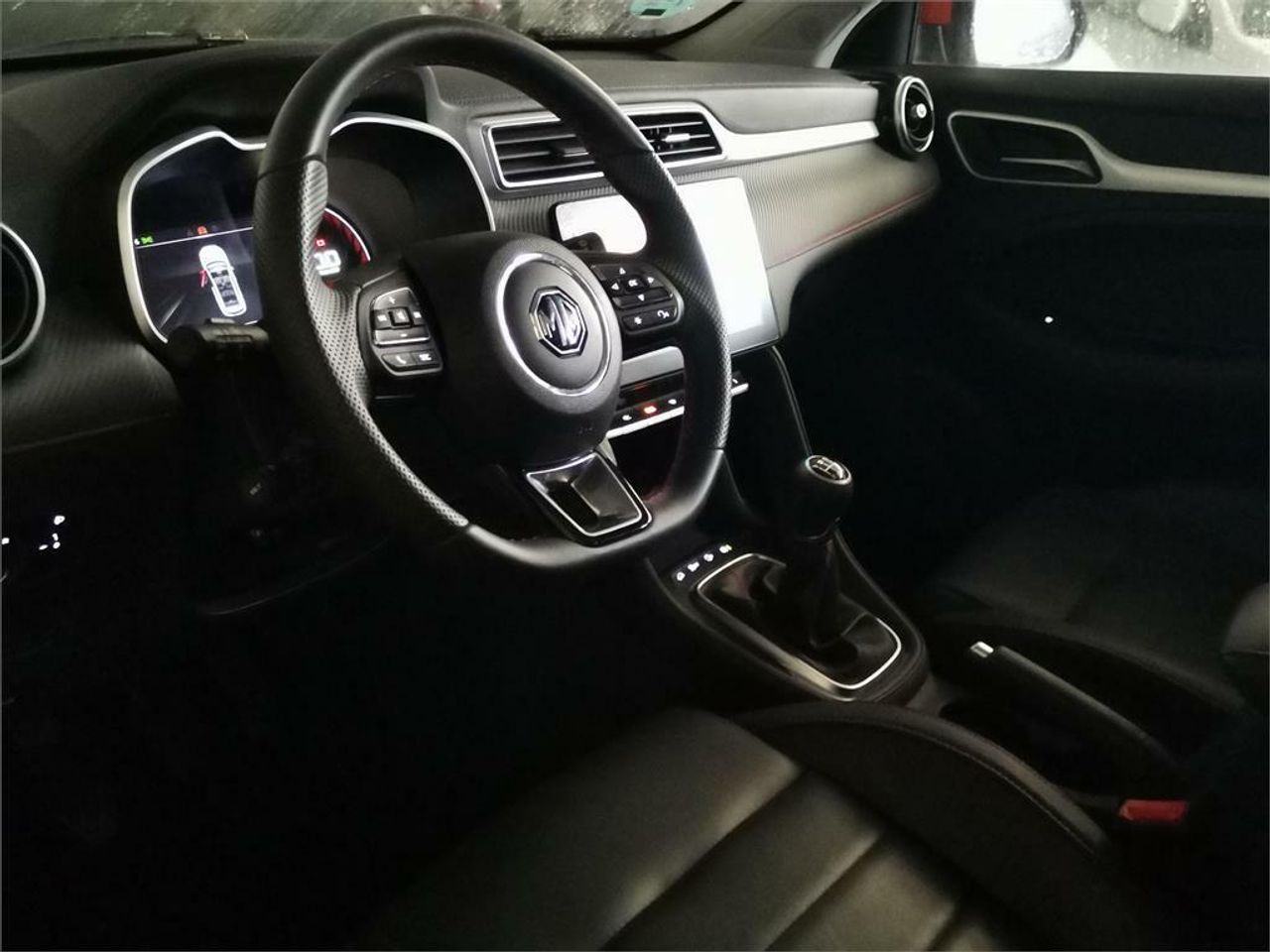 MG ZS 1.5 Luxury - Foto 2