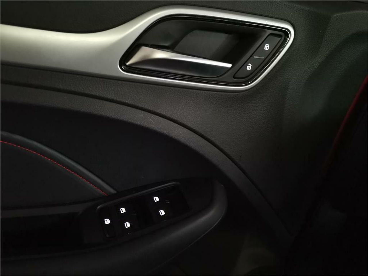 MG ZS 1.5 Luxury - Foto 2