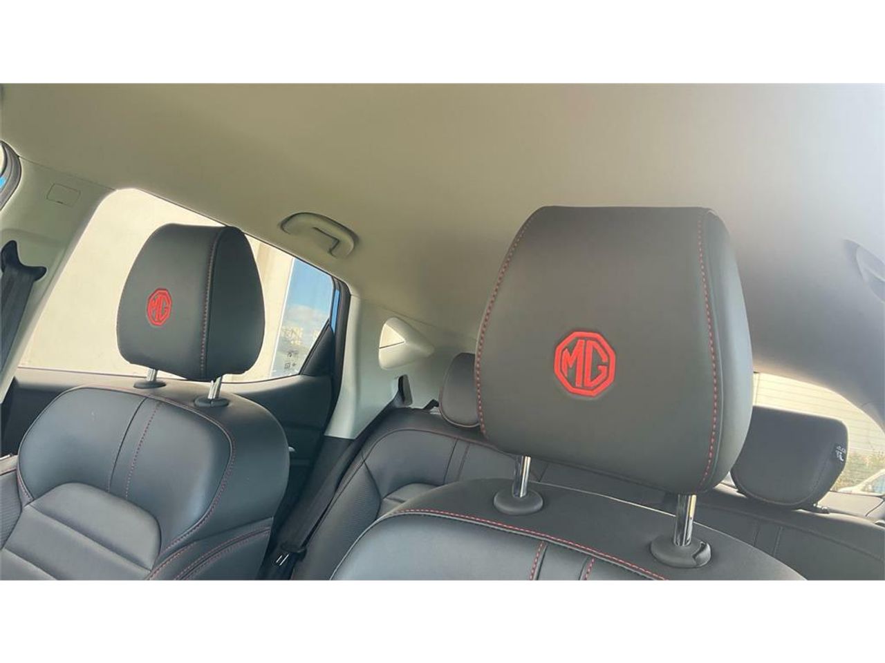 MG ZS 1.5 Luxury - Foto 2