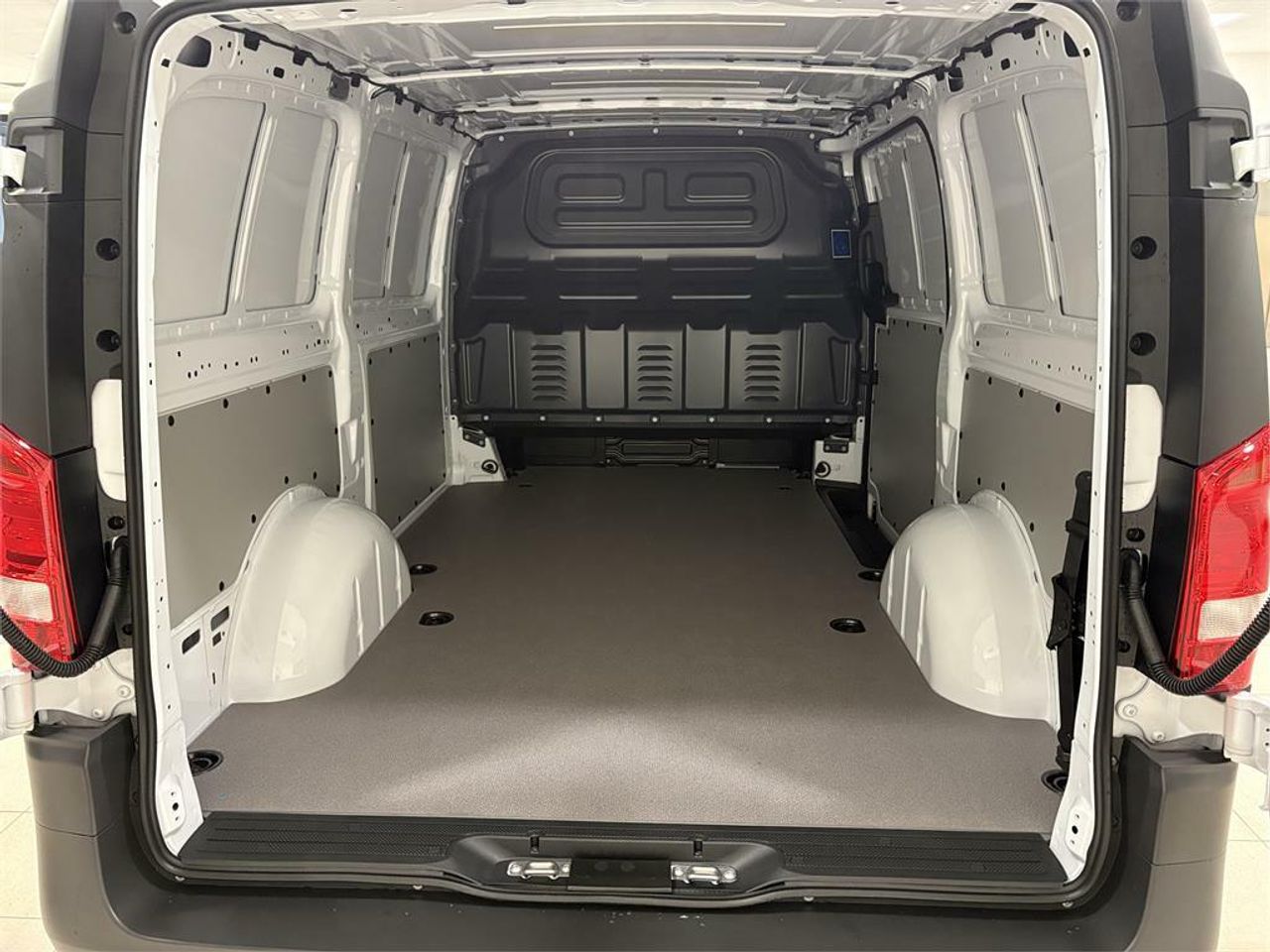 Mercedes Vito 114CDI 100kW furgón Pro larga - Foto 2