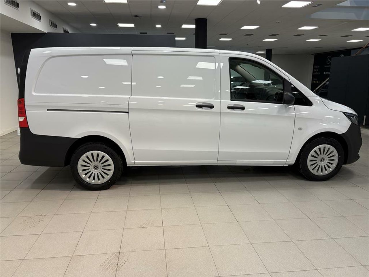 Mercedes Vito 114CDI 100kW furgón Pro larga - Foto 2