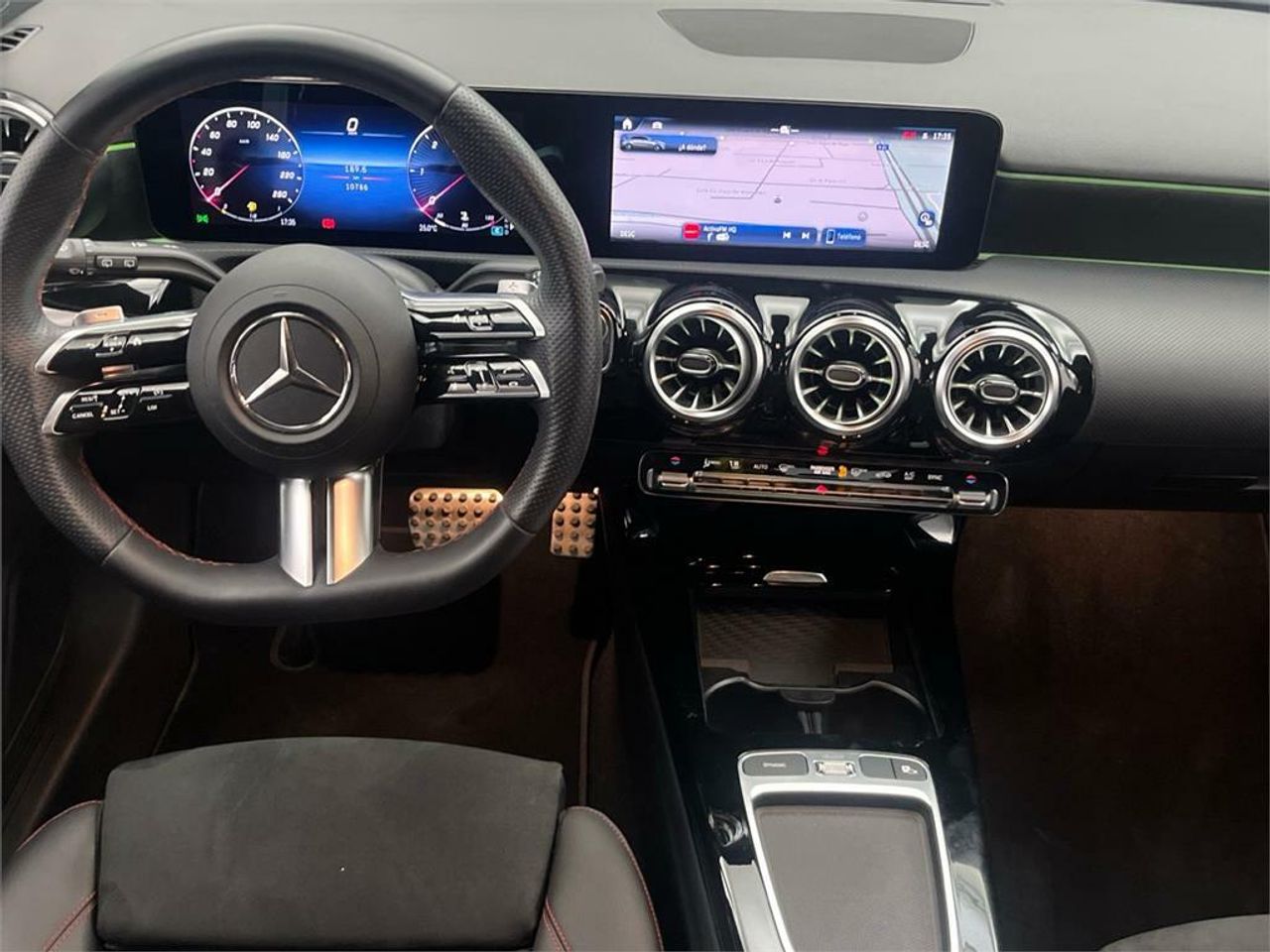 Mercedes Clase A 200 d Compacto - Foto 2