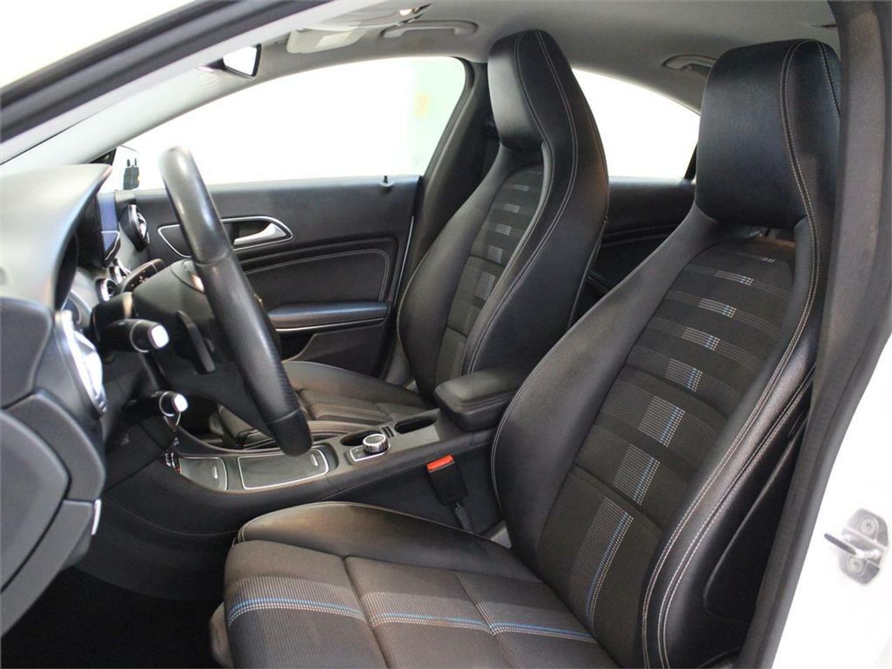 Mercedes CLA 200 d - Foto 2