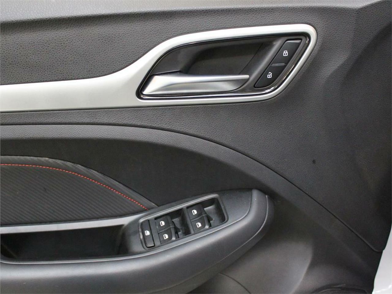 MG ZS 1.5 Luxury - Foto 2