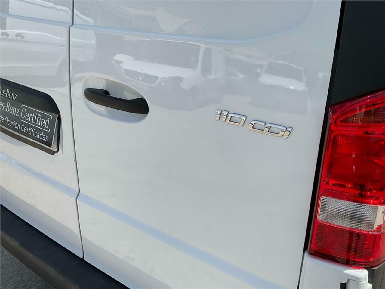 Mercedes Vito 110CDI 75kW furgón Pro larga - Foto 2