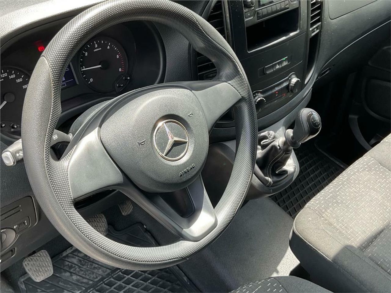 Mercedes Vito 110CDI 75kW furgón Pro larga - Foto 2