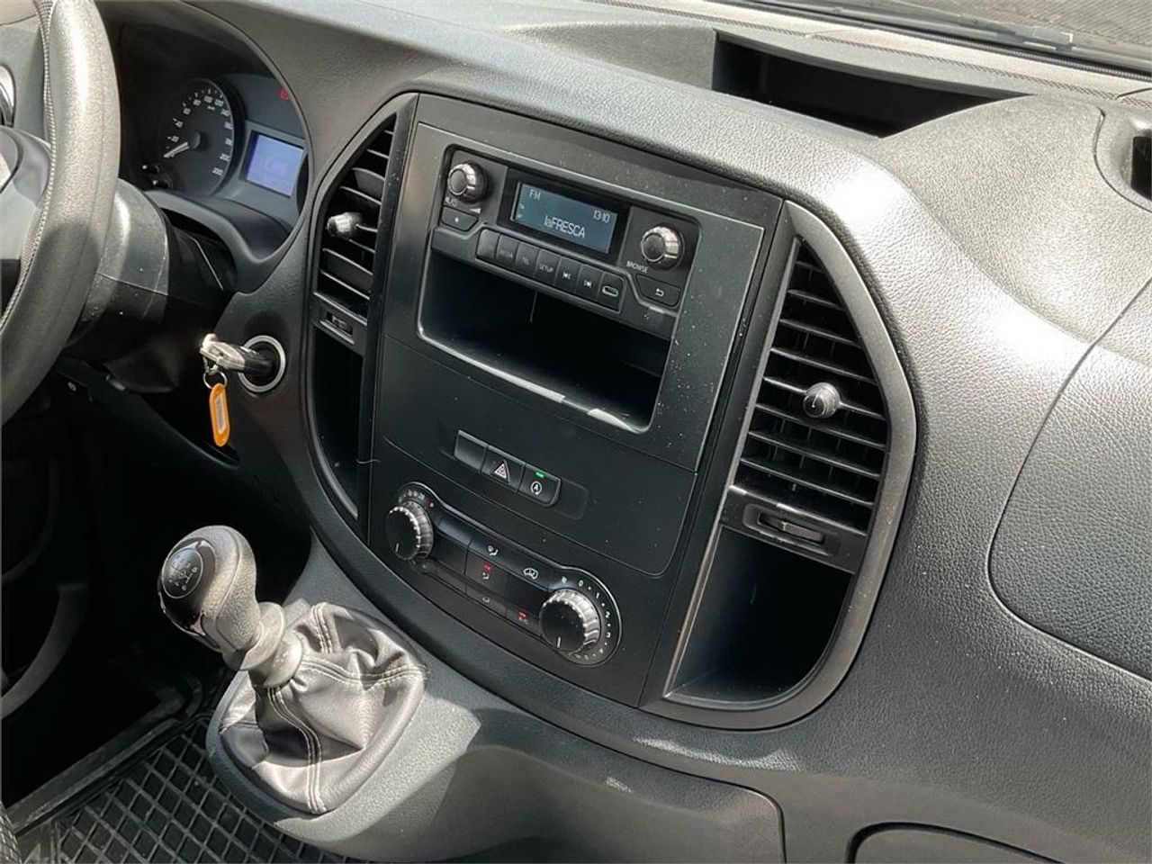 Mercedes Vito 110CDI 75kW furgón Pro larga - Foto 2