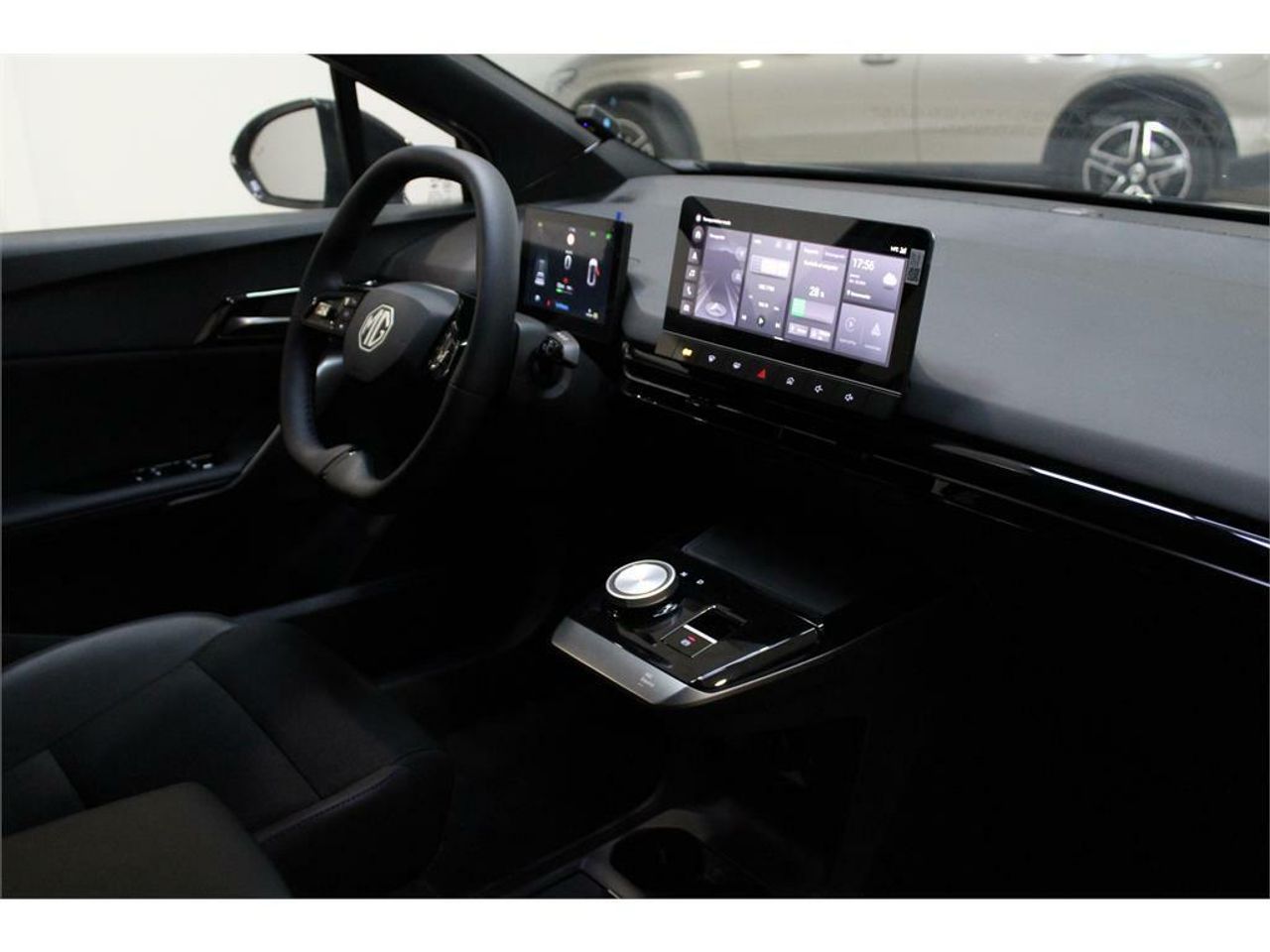 MG MG4 64kWh Luxury - Foto 2