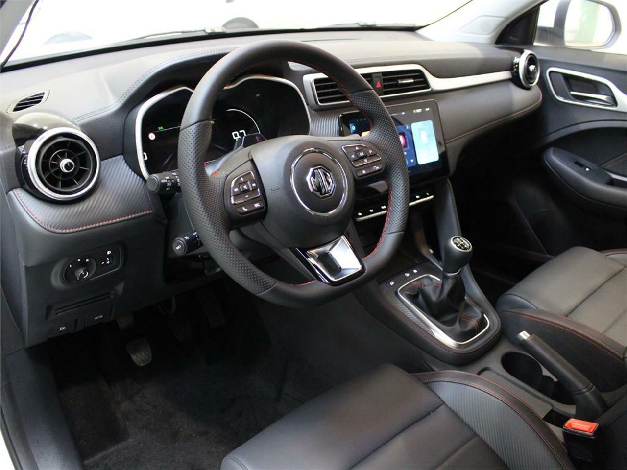 MG ZS 1.5 Luxury - Foto 2