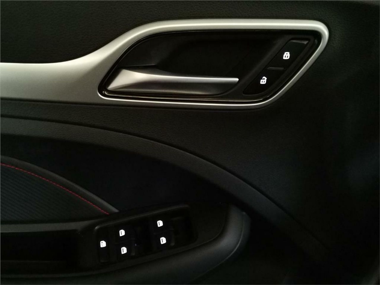 MG ZS 1.5 Luxury - Foto 2