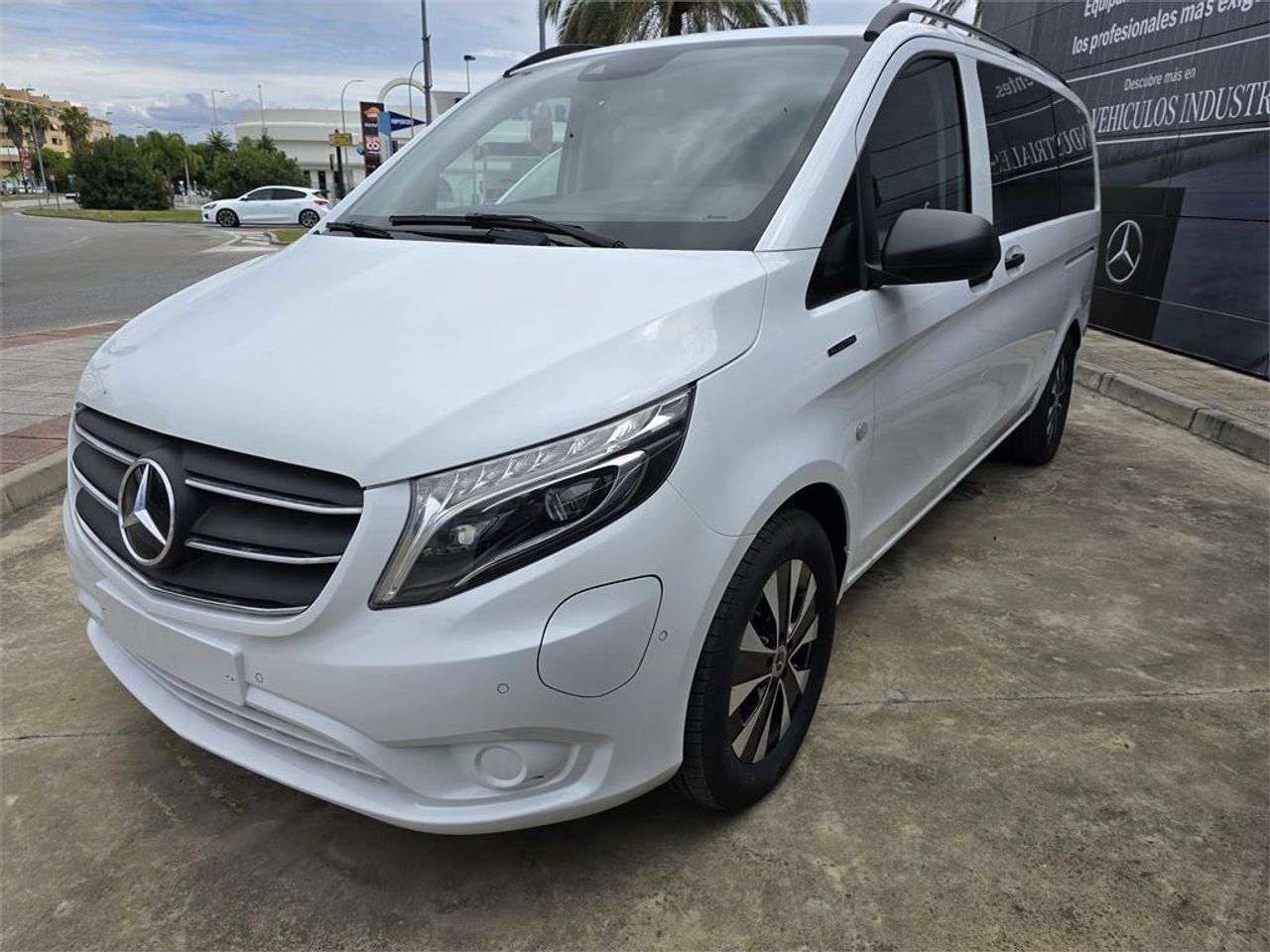 Mercedes Vito e-Vito 129 Tourer Pro Larga