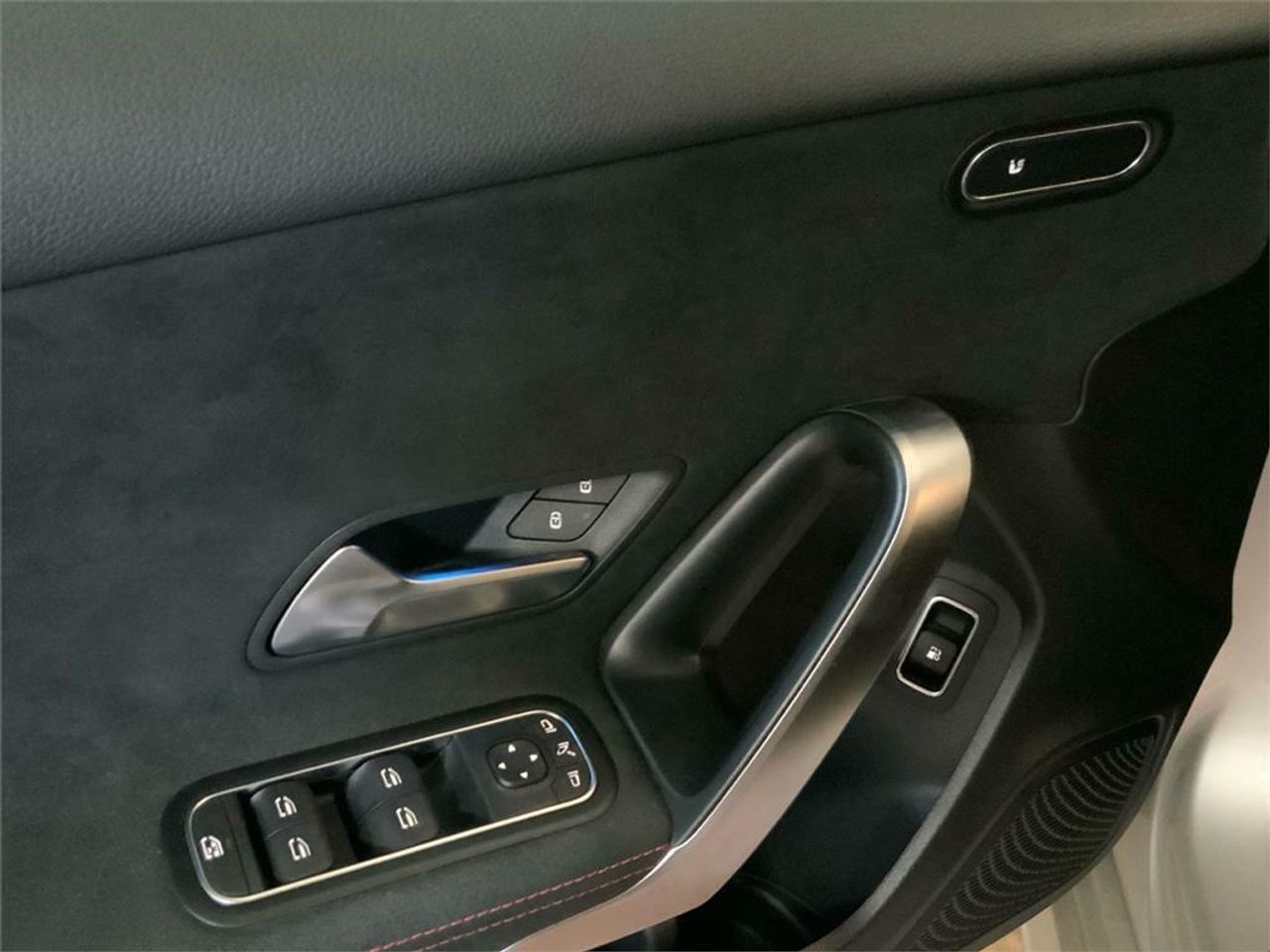 Mercedes Clase A 250 e Sedán - Foto 2
