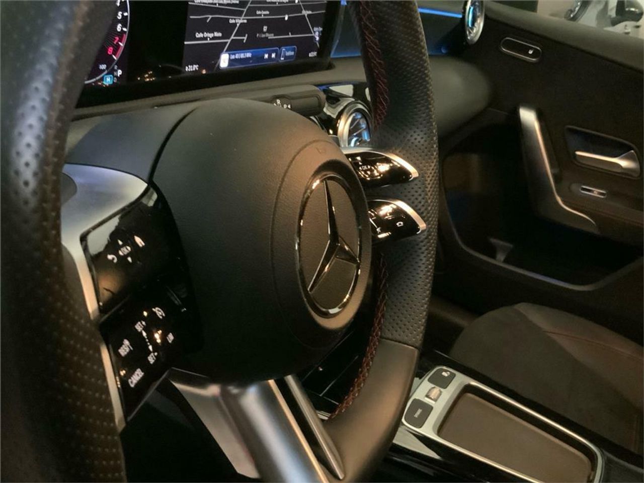 Mercedes Clase A 250 e Sedán - Foto 2