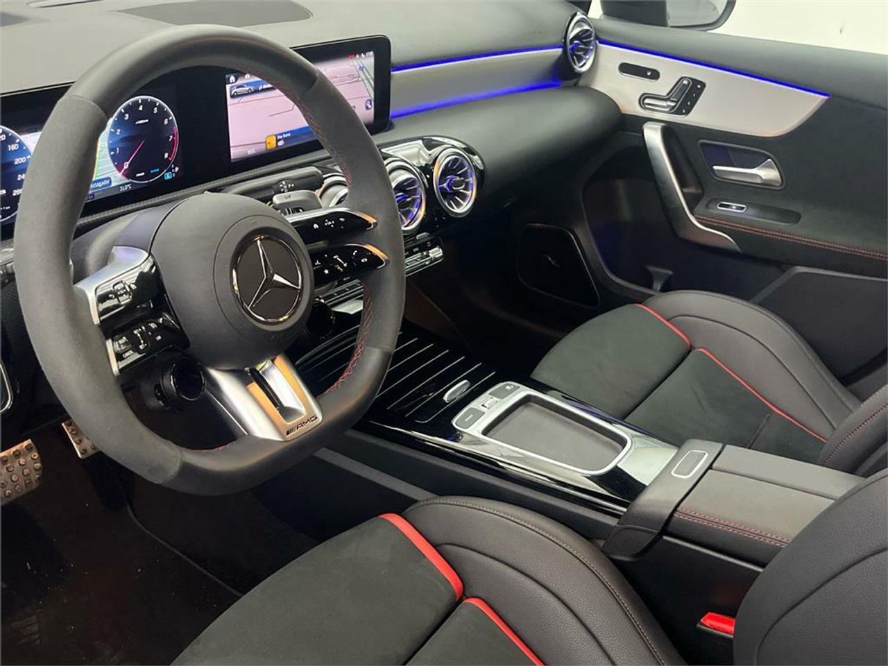 Mercedes Clase A Mercedes-AMG A 35 4MATIC Compacto - Foto 2