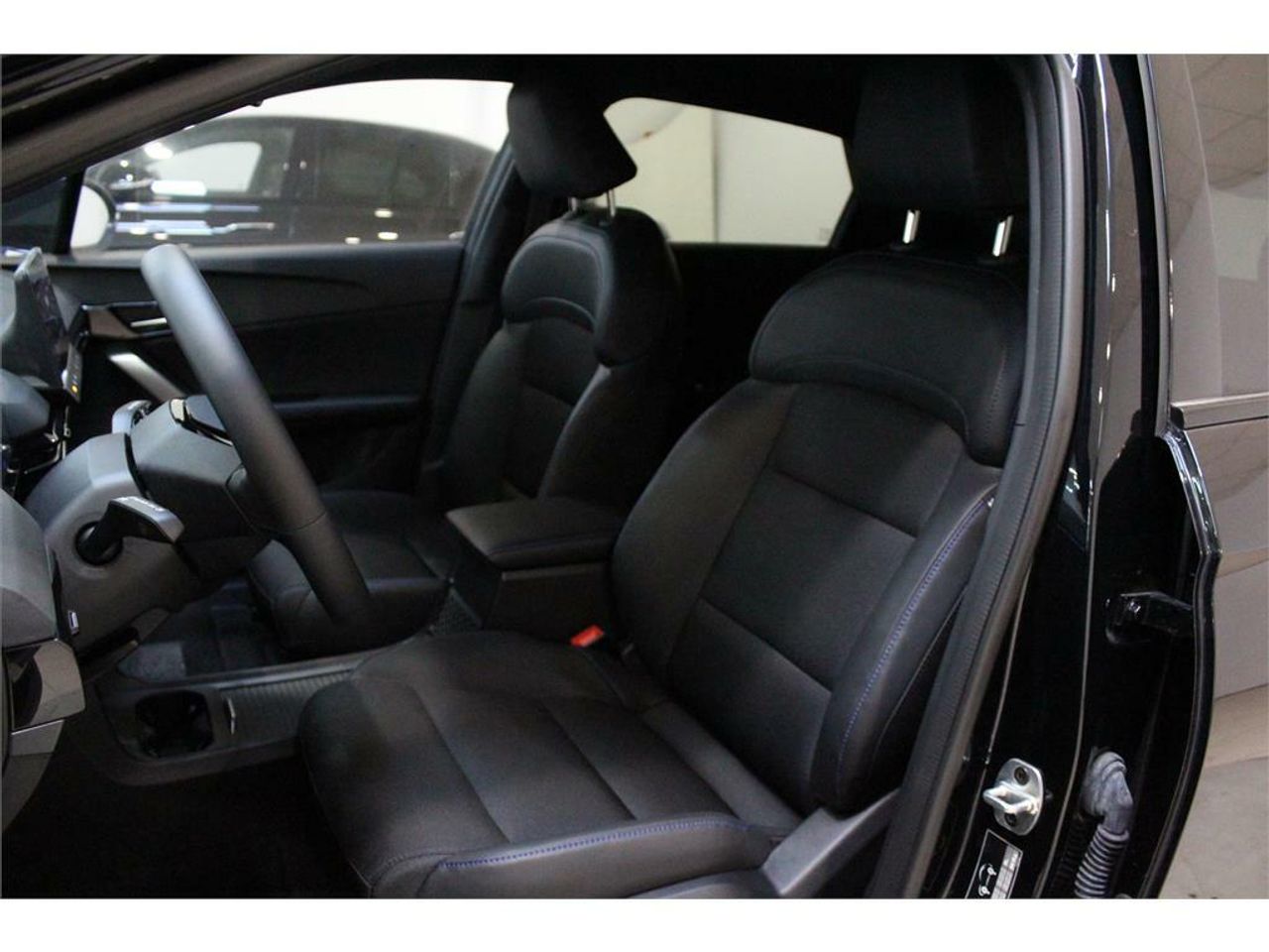 MG MG4 64kWh Luxury - Foto 2