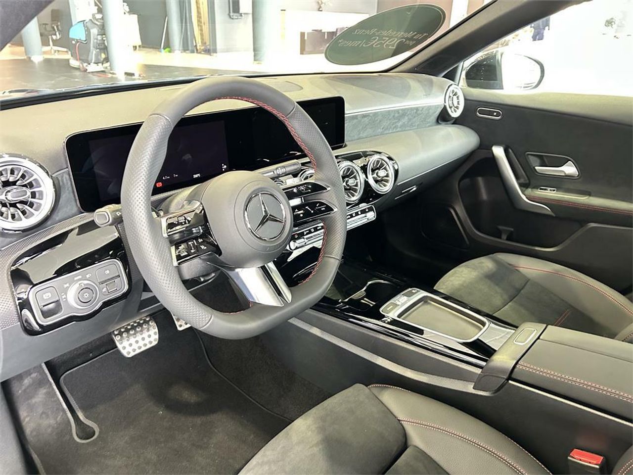 Mercedes Clase A 250 e Sedán - Foto 2