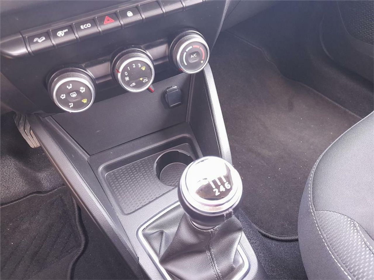 Dacia Duster Essential Blue dCi 85kW (115CV) 4X4 - Foto 2