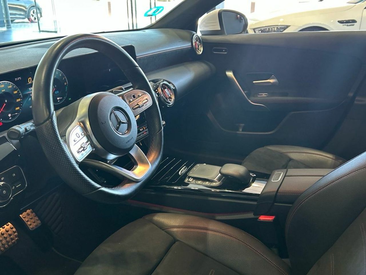 Mercedes Clase A 250 e AMG Line (EURO 6d) - Foto 2