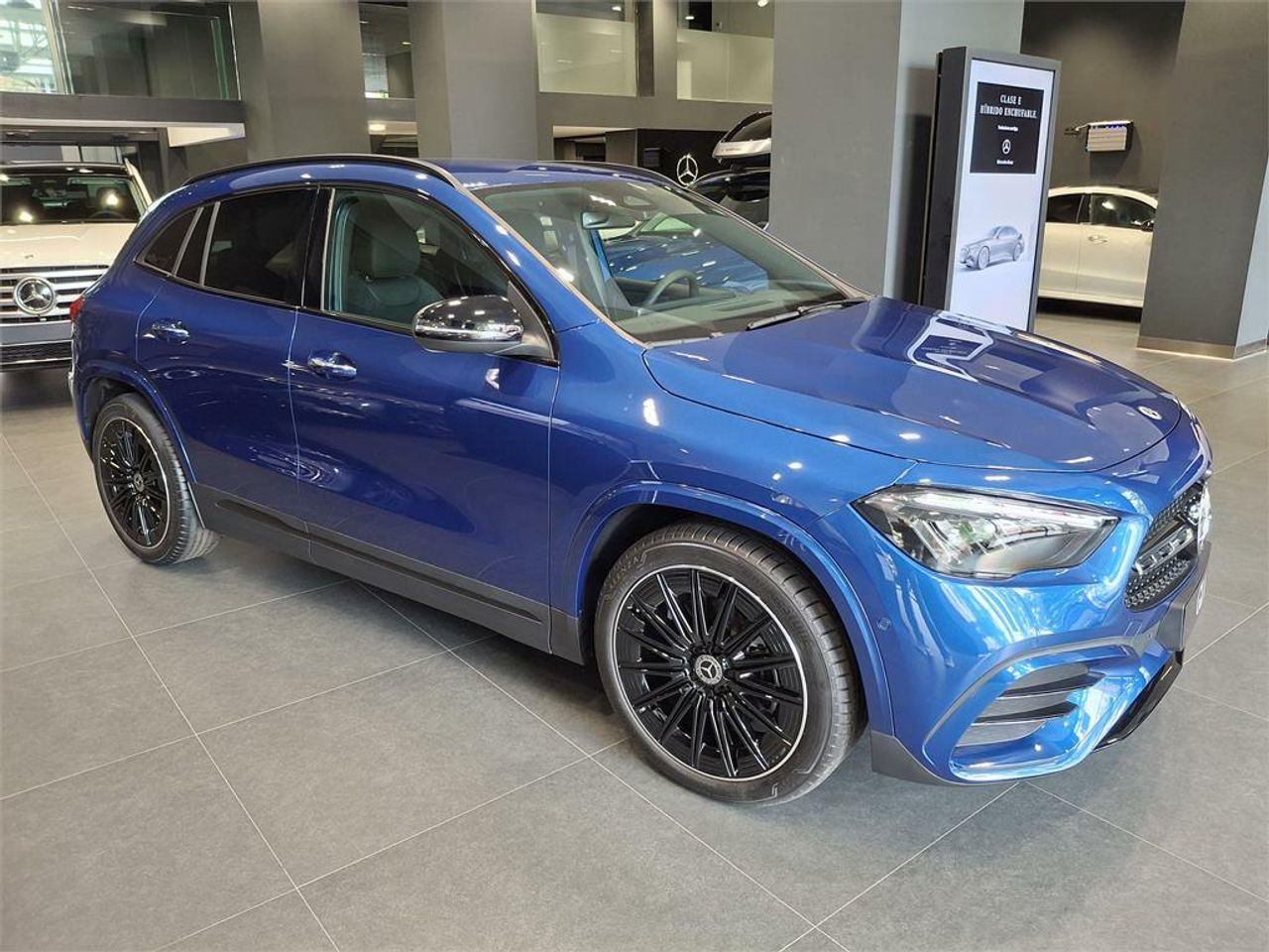 mercedes gla 2025 / foto grande (3)
