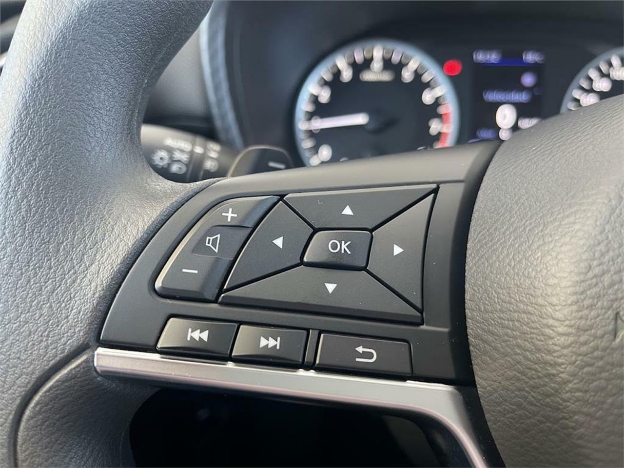 Nissan Juke DIG-T 84 kW (114 CV) DCT 7 Vel. Acenta - Foto 2