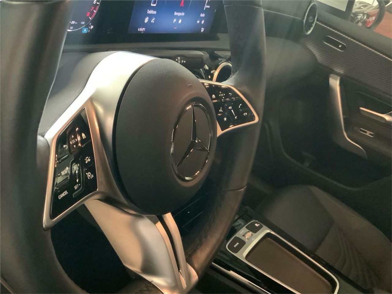 Mercedes Clase A 250 e Sedán - Foto 2