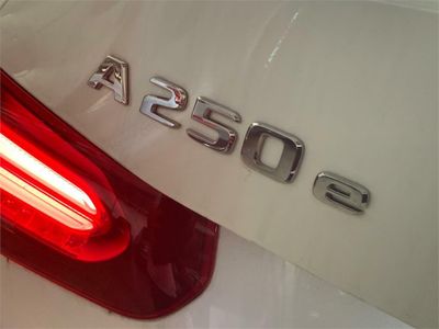 Mercedes Clase A 250 e Sedán