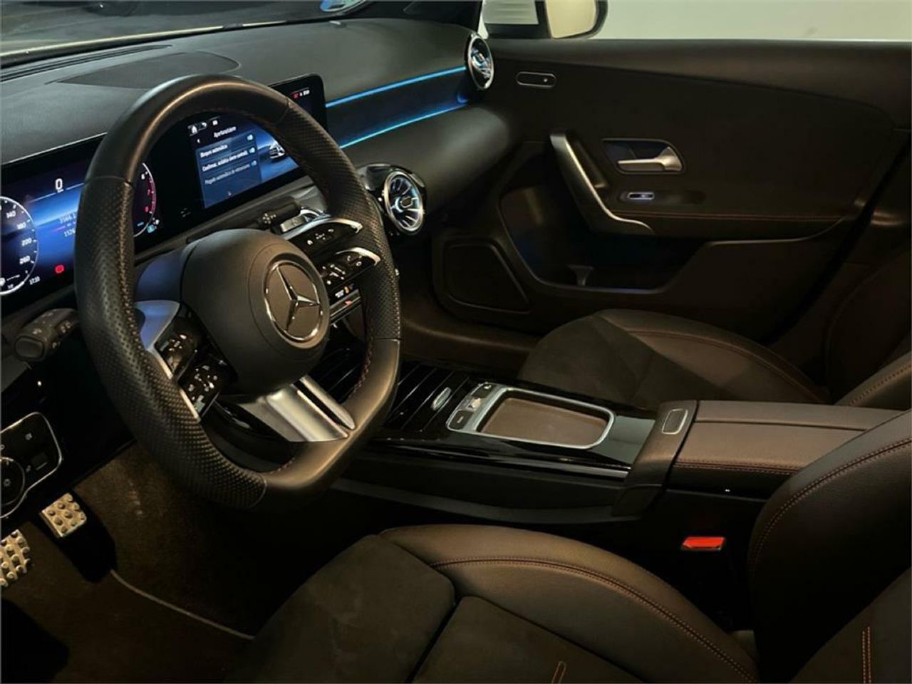Mercedes Clase A 180 d AMG Line (EURO 6d) - Foto 2