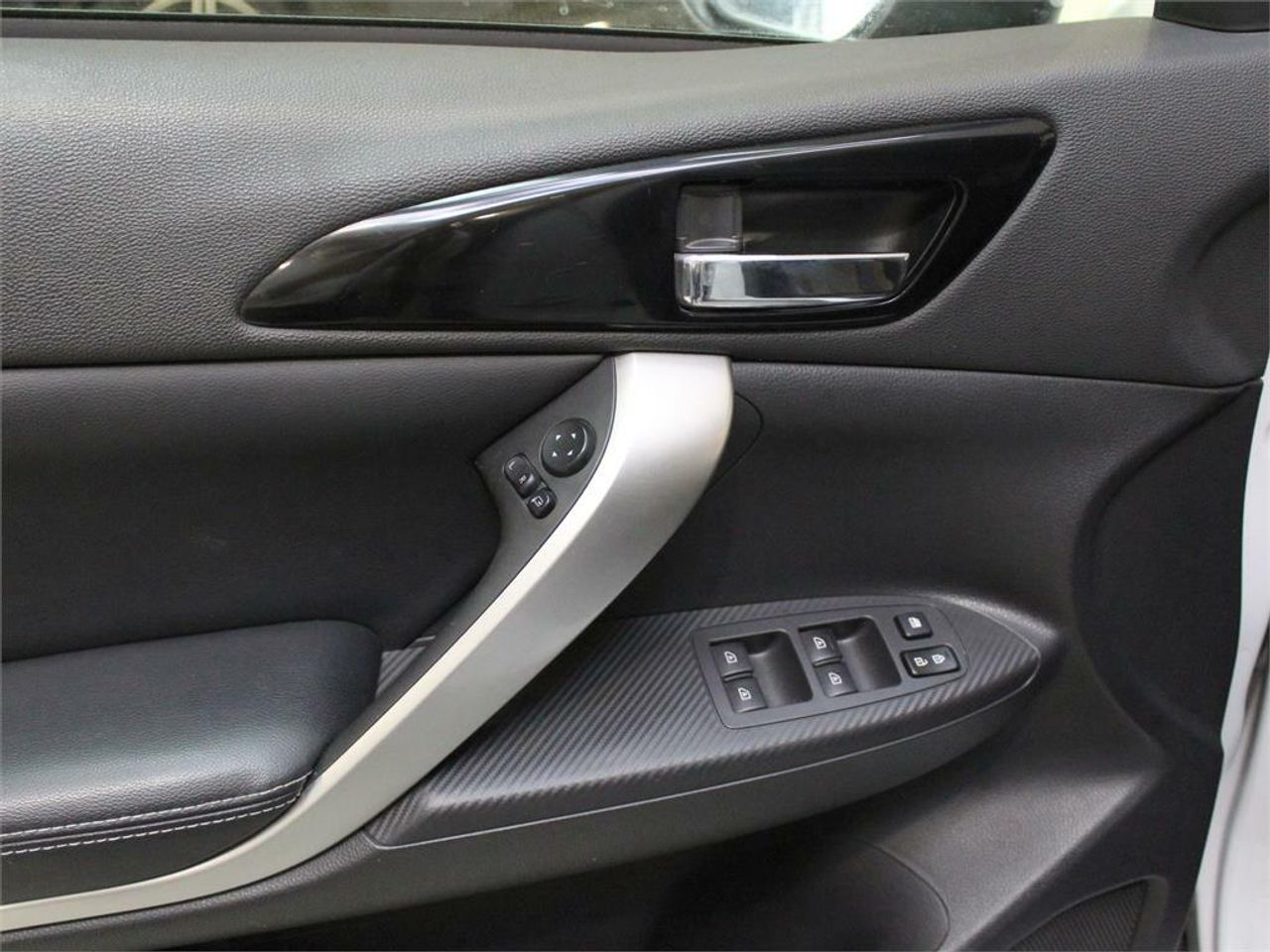 Mitsubishi Eclipse Cross 2.4 PHEV Kaiteki+ Auto 4WD - Foto 2