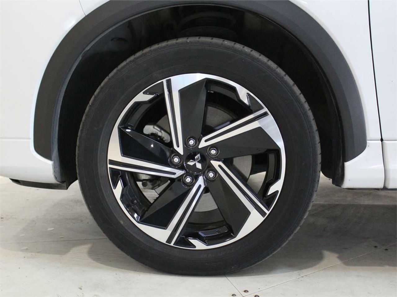 Mitsubishi Eclipse Cross 2.4 PHEV Kaiteki+ Auto 4WD - Foto 2