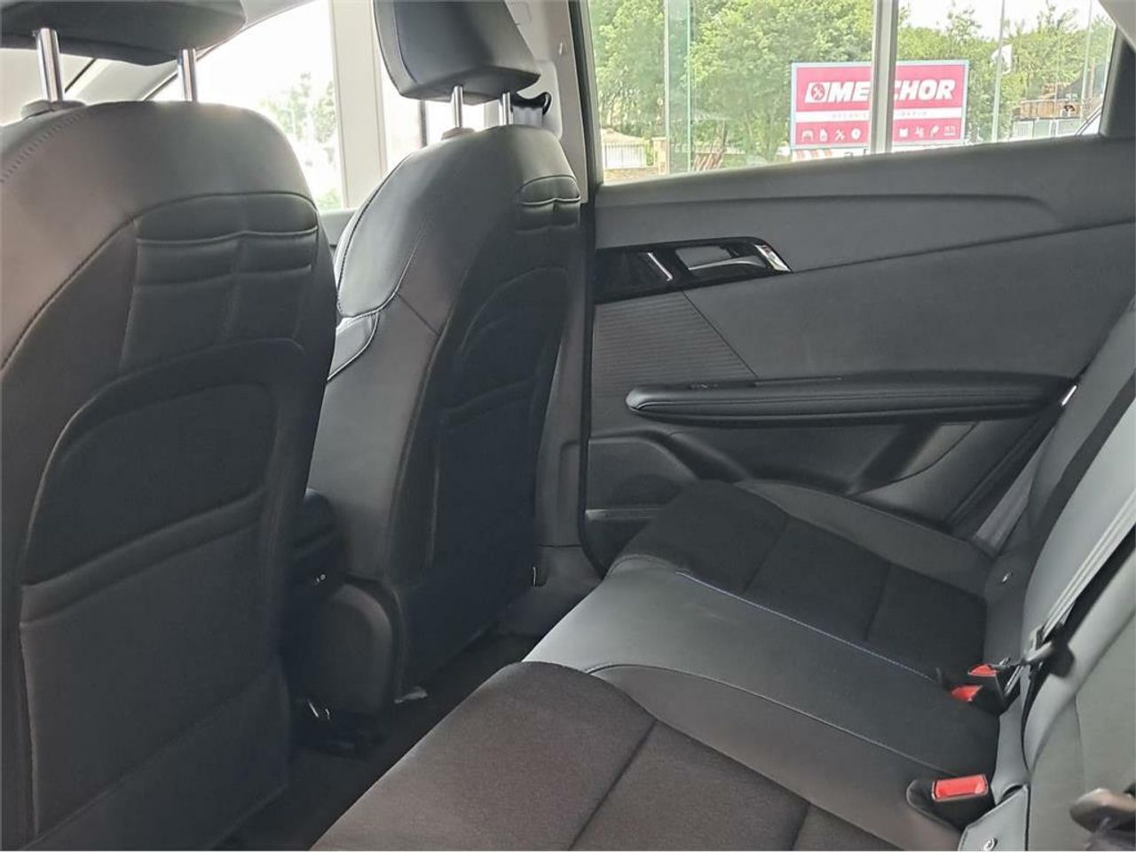 MG MG4 64kWh Luxury - Foto 2